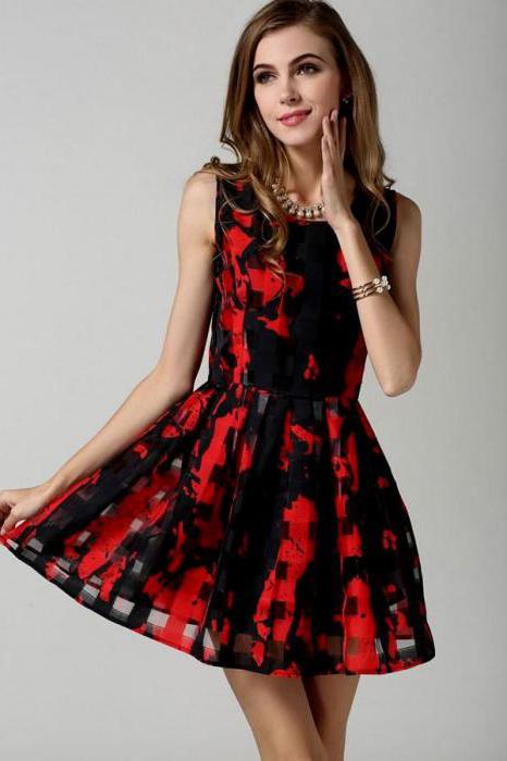 черное платье с красными цветами 