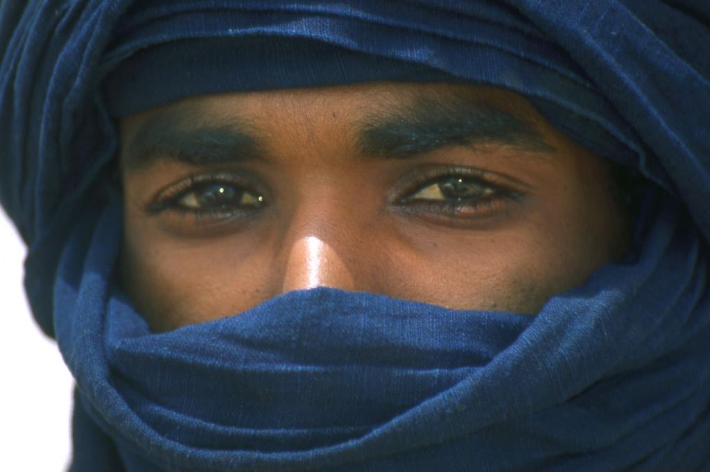 мужчина из племени туарегов