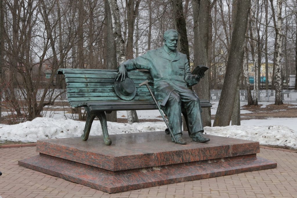 Памятник П. И. Чайковскому