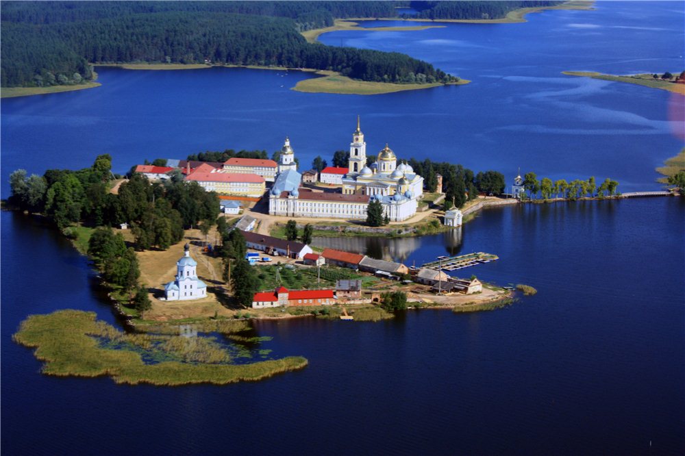 Озеро Селигер монастирь