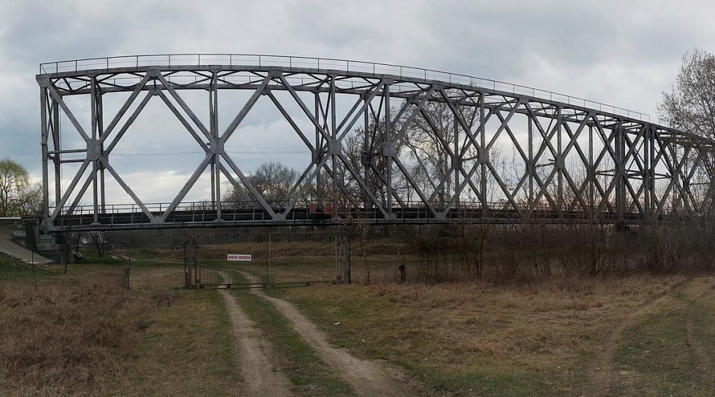 Мост Эйфеля на реке Прут