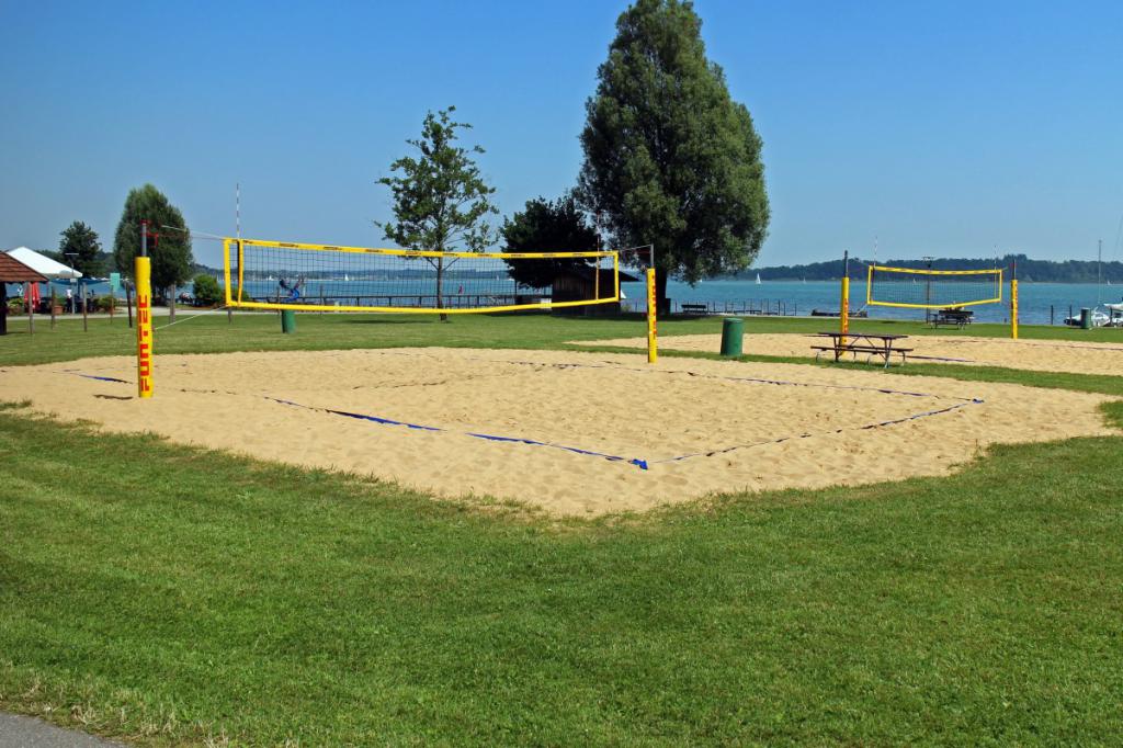 площадка для пляжного волейбола