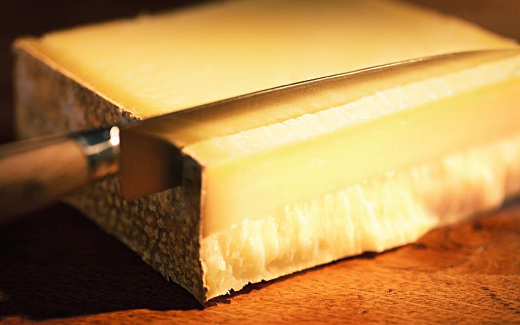 швейцарский сыр грюйер