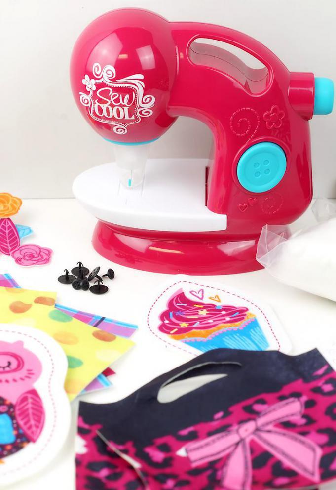 Детская швейная машина Sew Cool