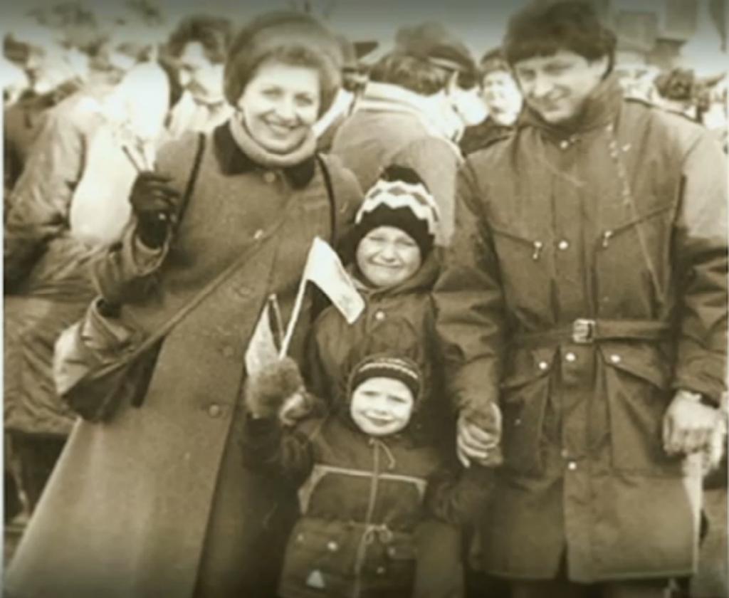 Алексей Гоман с родителями и братом
