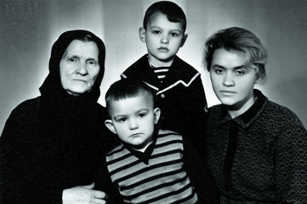 семья Евгения Дятлова