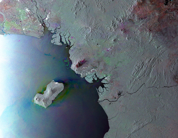 гвинейский залив со спутника