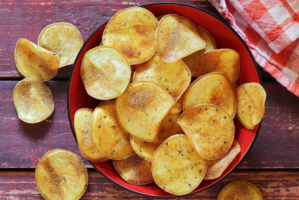 Домашние картофельные чипсы.