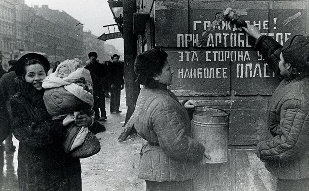блокадный ленинград надписи с предупреждением