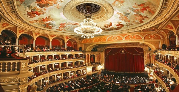 Театр оперы