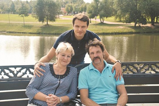 Евгений Пронин с родителями