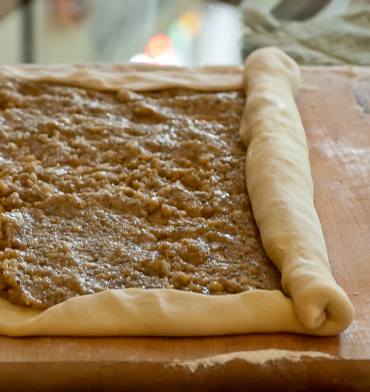 приготовление пирога с орехами
