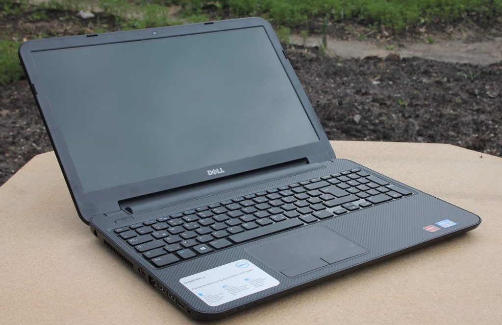 внешний вид ноутбука Dell Inspiron 3521