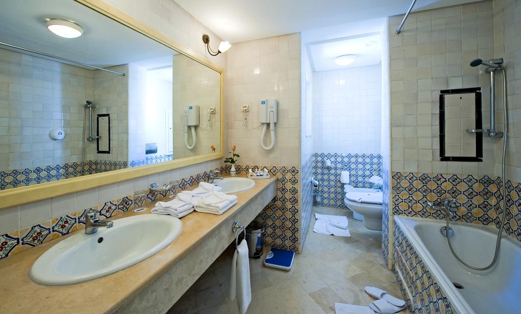 Ванная комната в номере отеля Diar Lemdina