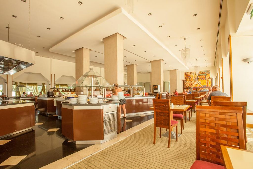 Ресторан в Crown Resorts Horizon