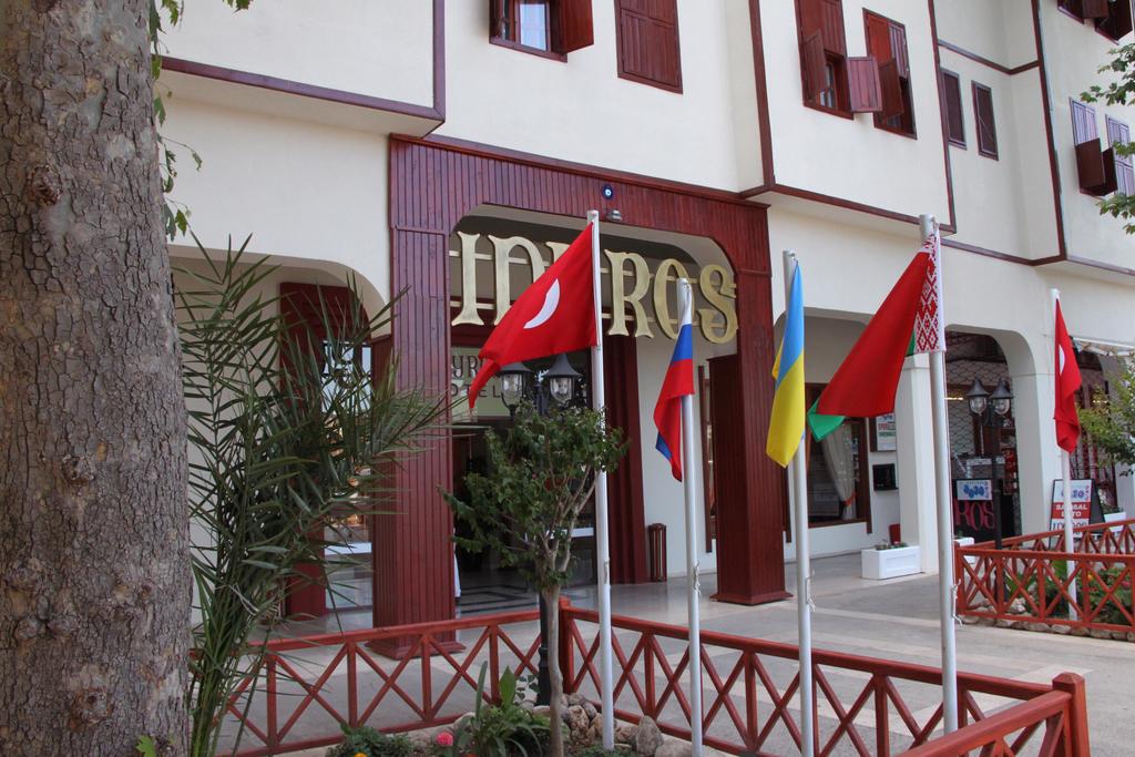 Вход в отель Idyros Hotel 3* в Кемере