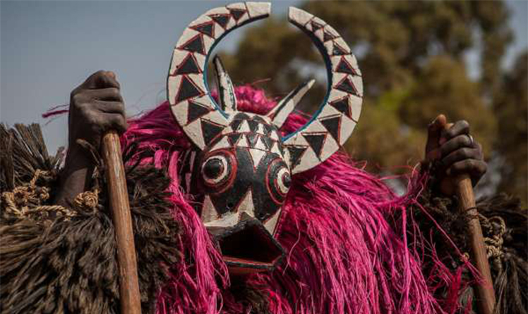 Африканские ритуальные маски. Африканские маски из дерева. Кто использует африканские маски