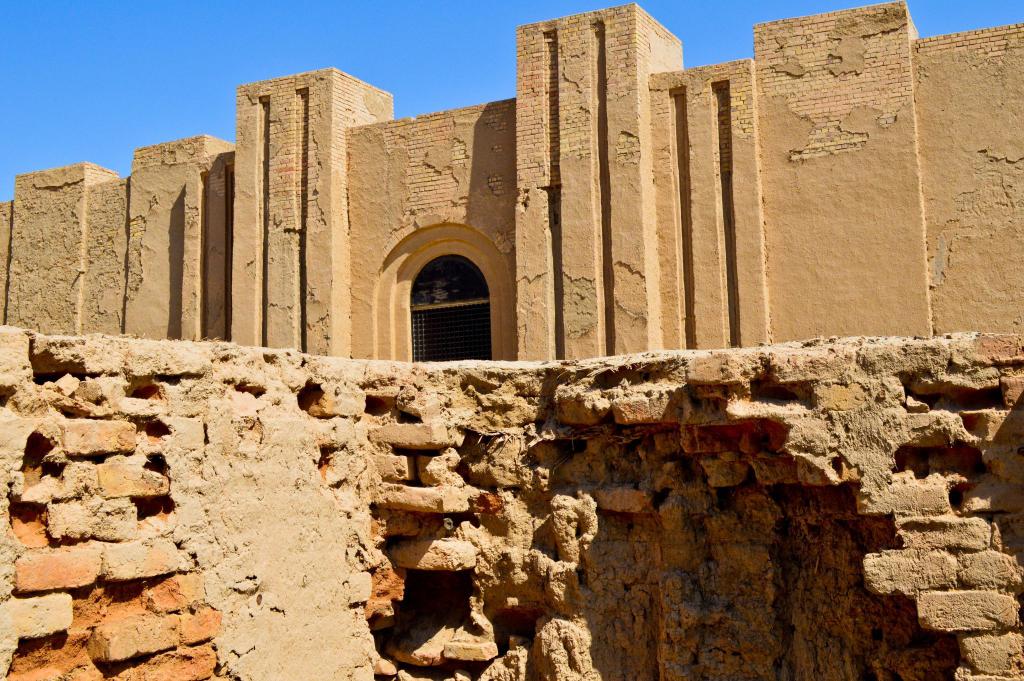 Остатки стен древнего Вавилона