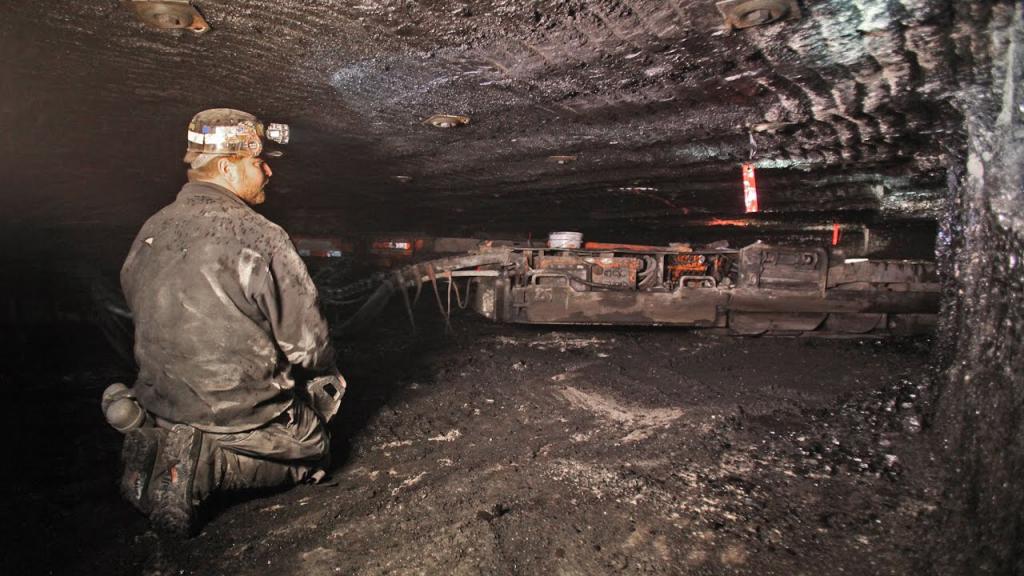 добыча угля в шахтах