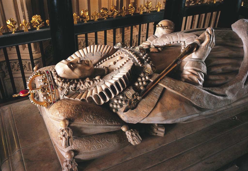 Гробница королевы Елизаветы I в Вестминстерском аббатстве