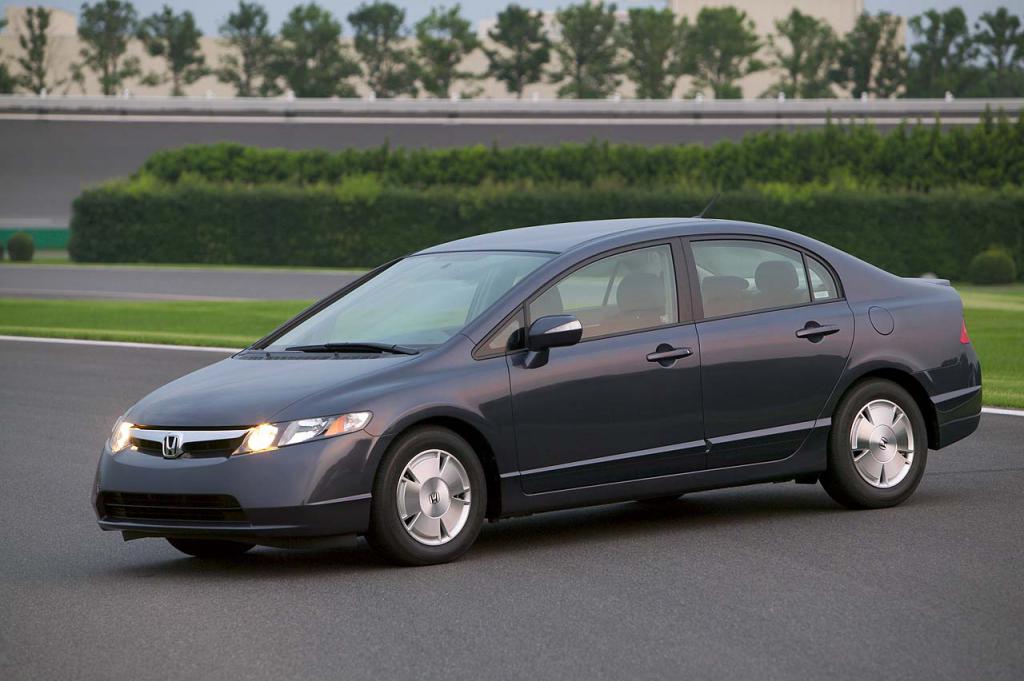 Honda Insight Hybrid против Honda Civic Hybrid