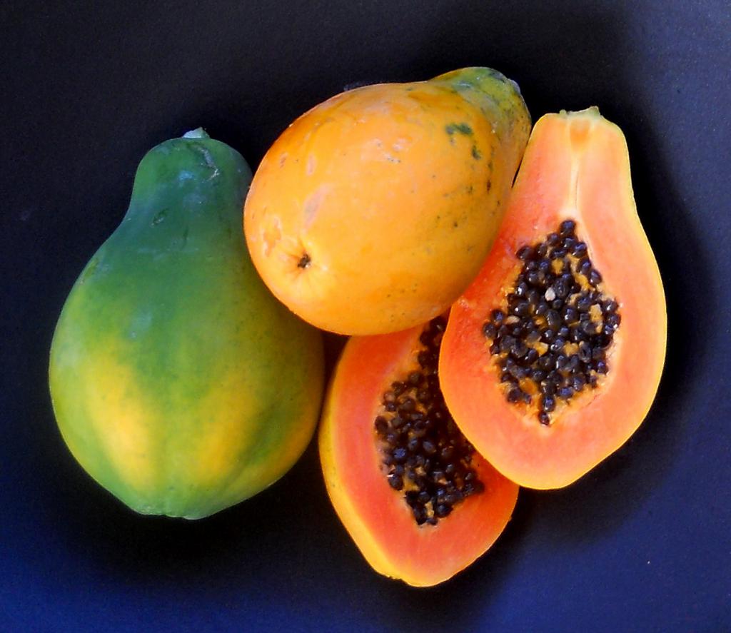 Плоды папайи