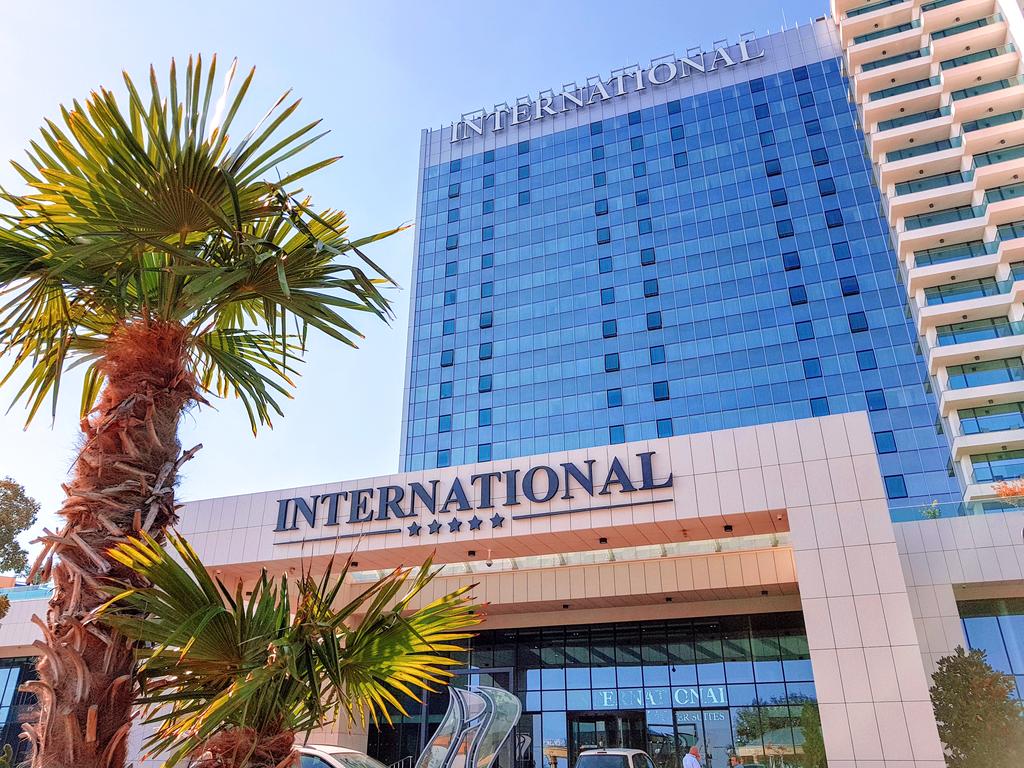 Здание INTERNATIONAL Hotel Casino & Tower Suites