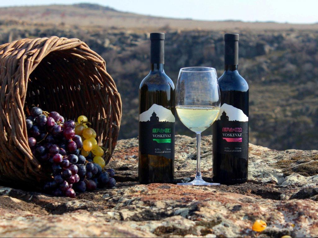 армянское полусладкое вино