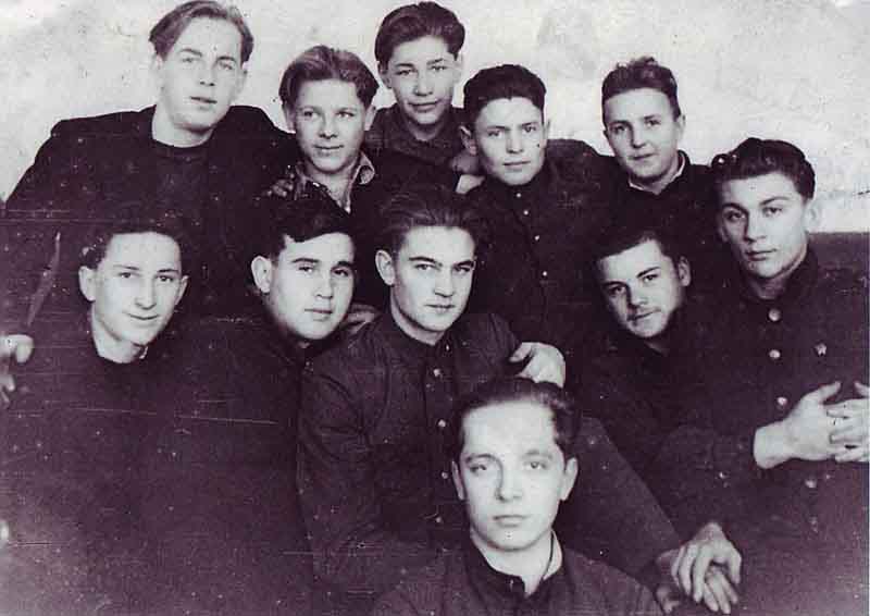 Белов – учащийся 9-го класса, 1947 год
