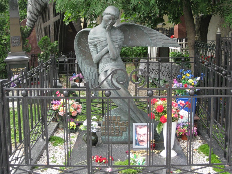 Памятник Владу Листьеву