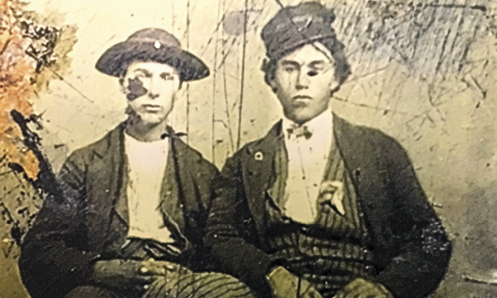 Билли Кид (справа) и его брат Джозеф