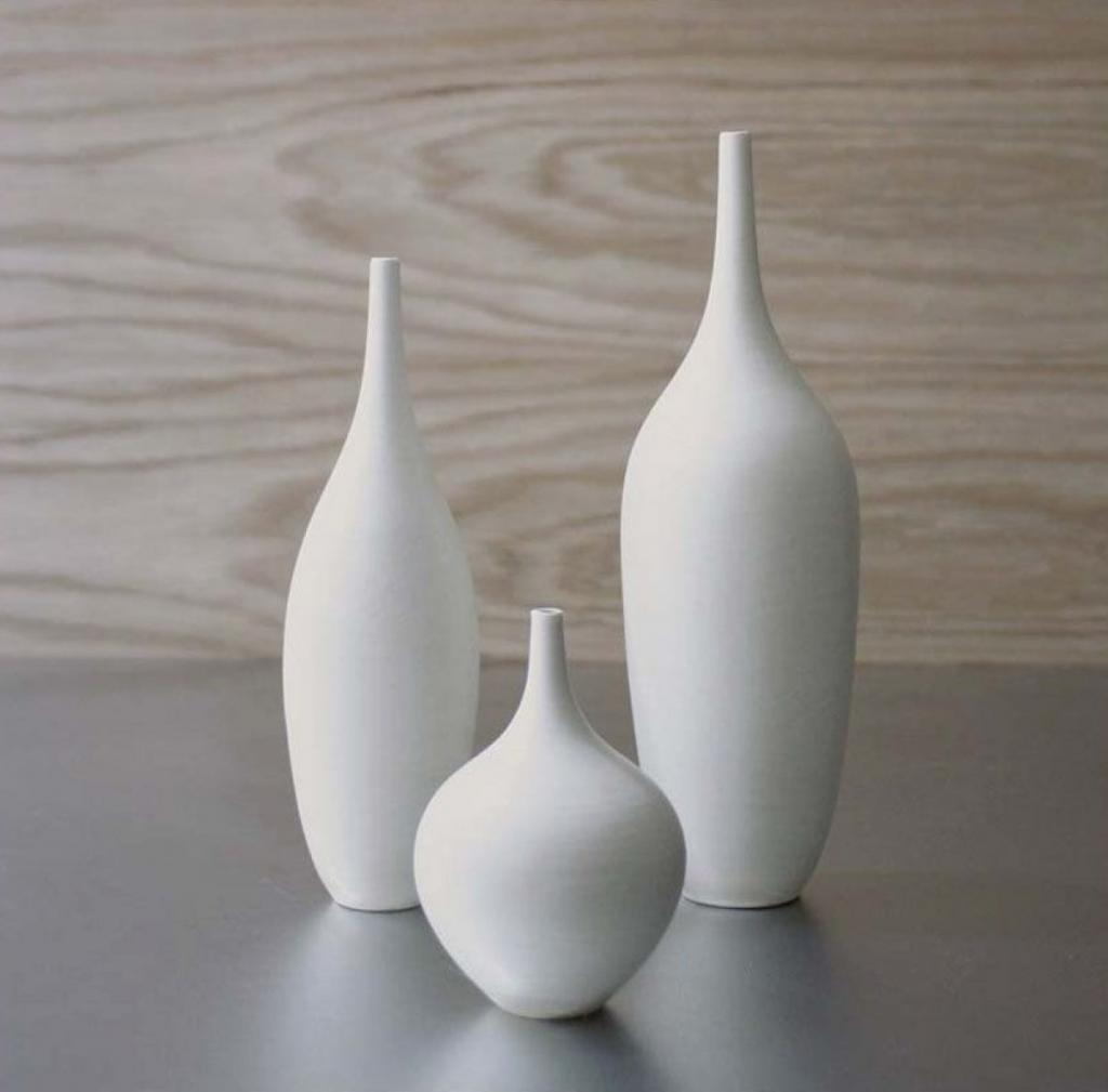 Керамические вазы для контрастного декора