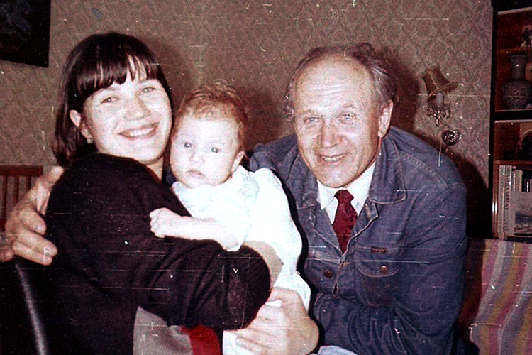 Марьяна Спивак с мамой и дедушкой