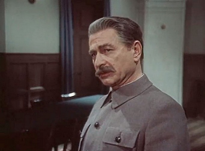 Актер в роли И. Сталина в киноэпопее "Государственная граница" (1980-1988 годы)