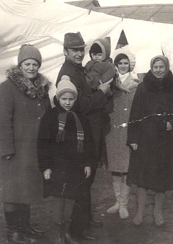 Алексей с родителями и бабушками