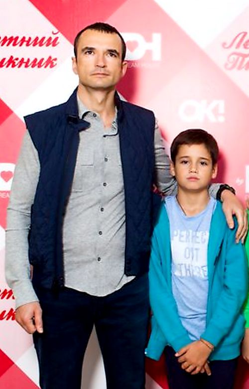 Александр Орлов с одним из своих сыновей