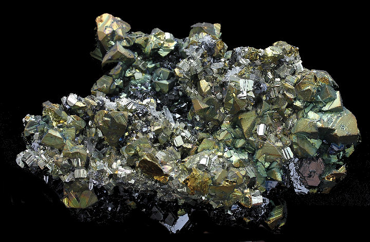 Золото это железо. Полиметалл полезные ископаемые. Полиметаллы Уран. Свинцово-цинковые руды Италии. Полиметаллические трубы.