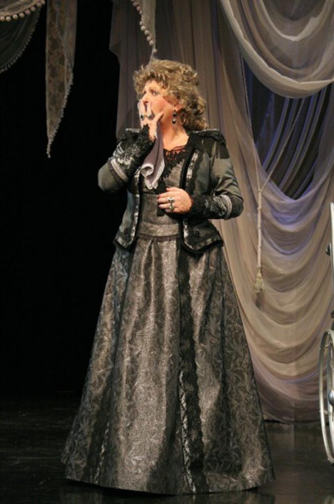 Варпаховская на сцене театра