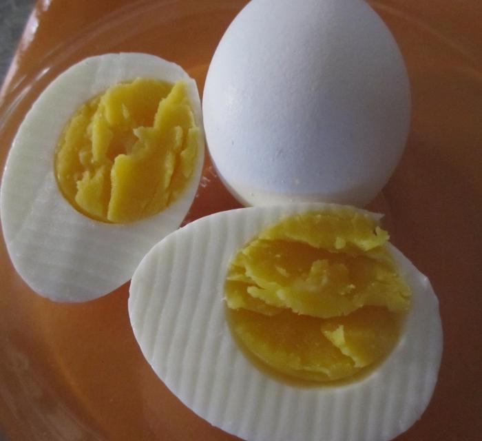 сколько варятся яйца всмятку