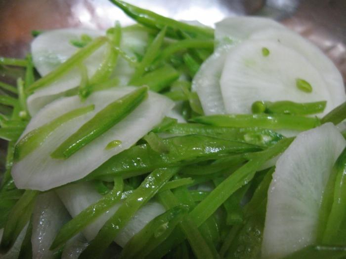 салат из зеленой редьки