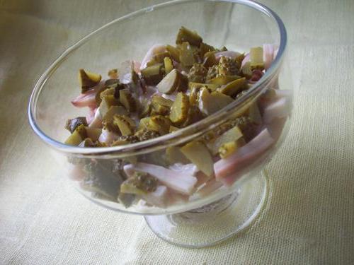 рецепты салатов с солеными огурцами