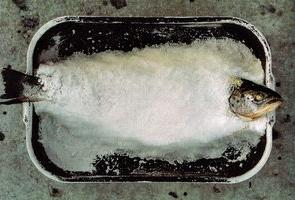 рыба запеченная в соли