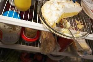как избавиться от запахов в холодильнике