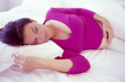 Как правильно спать беременным