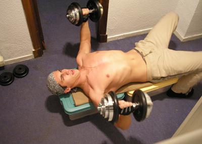 упражнения для грудных мышц в домашних условиях