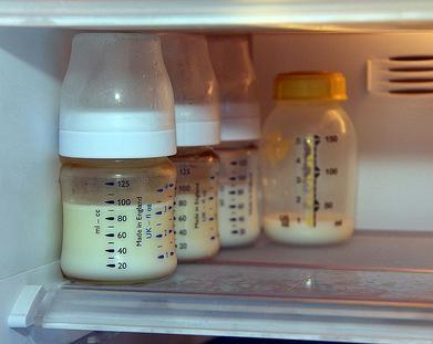 как правильно хранить грудное молоко