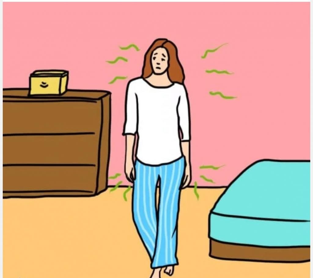 Неприятный четыре. 8 Причин, почему нельзя спать в одной и той же пижаме 2 дня подряд. Как часто менять пижаму. Нельзя спать с телефоном картинки. Как часто нужно менять пижаму.