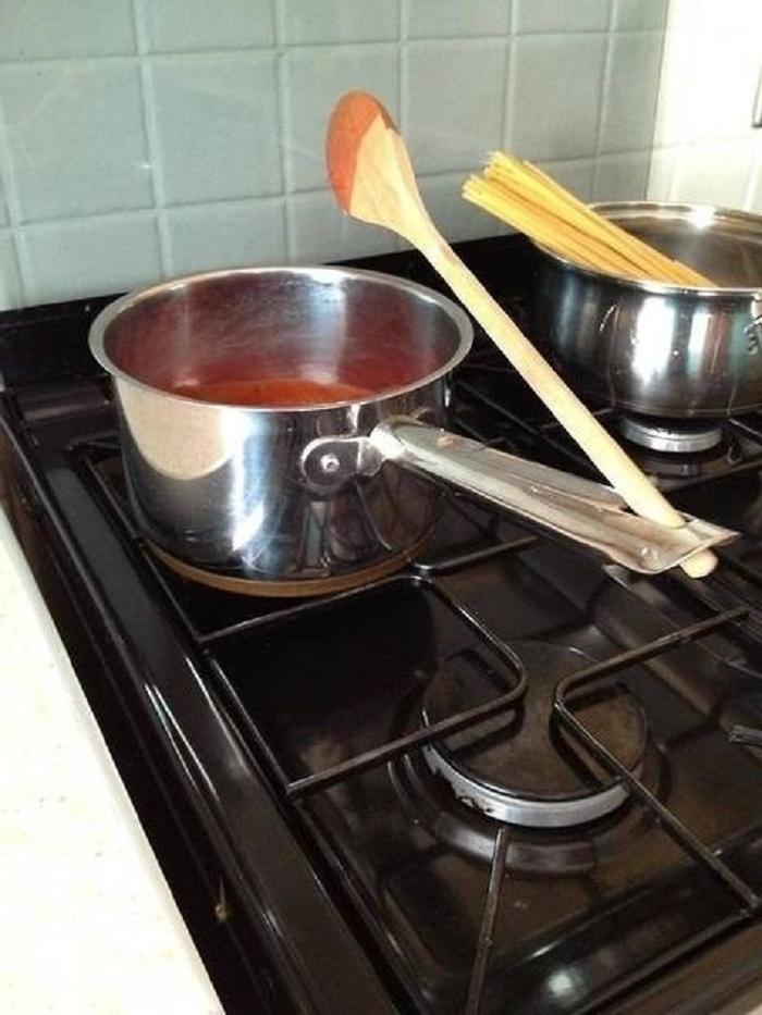 для чего нужна дырка на ручке сковороды. Смотреть фото для чего нужна дырка на ручке сковороды. Смотреть картинку для чего нужна дырка на ручке сковороды. Картинка про для чего нужна дырка на ручке сковороды. Фото для чего нужна дырка на ручке сковороды
