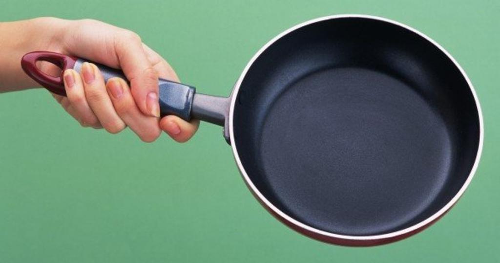 для чего нужна дырка на ручке сковороды. Смотреть фото для чего нужна дырка на ручке сковороды. Смотреть картинку для чего нужна дырка на ручке сковороды. Картинка про для чего нужна дырка на ручке сковороды. Фото для чего нужна дырка на ручке сковороды