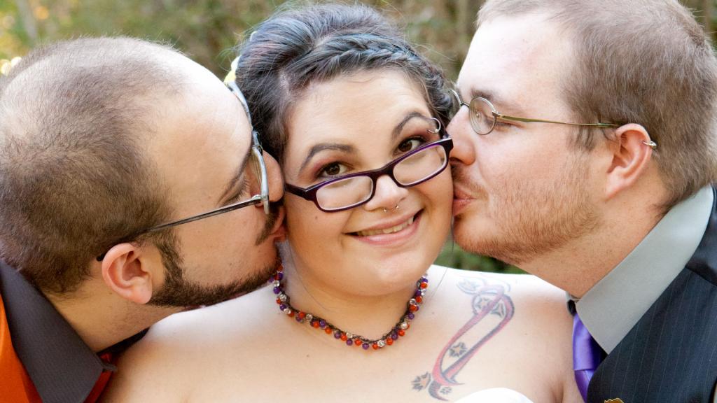 Swingers petite licking glasses